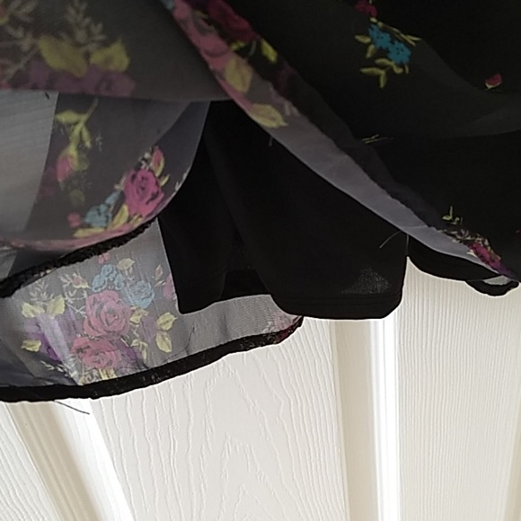 Women's Sleeveless Sheer Lined Casual Dress - Picture 4 of 8